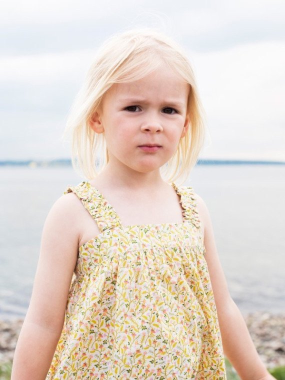 serendipity organics - Bio Kinder Trägerkleid mit Blumen-Allover