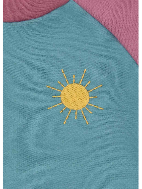 loud + proud - Bio Kinder Sweatshirt zweifarbig mit Sonnenstickerei, topaz/grape