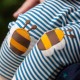 Little Green Radicals - Bio Baby Jersey Hose mit Streifen und Bienen-Patches