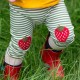 Little Green Radicals - Bio Kinder Jersey Hose mit Streifen und Erdbeer-Patches