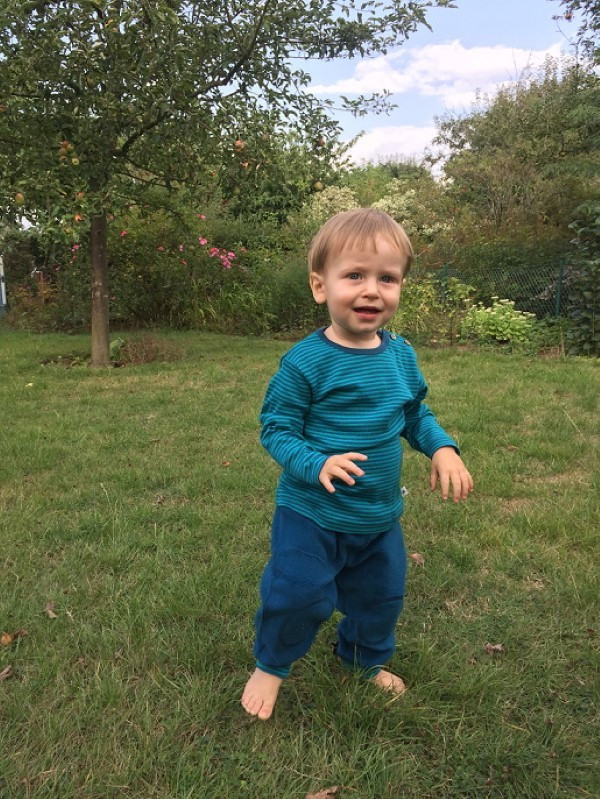 Leela Cotton - Bio Kinder Langarmshirt gestreift, donaublau/lapis