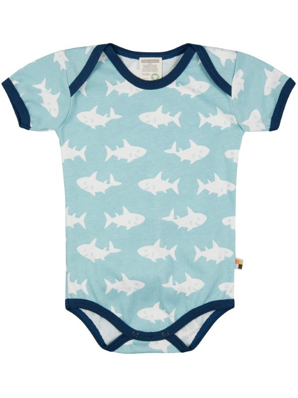 loud + proud - Bio Baby Body kurzarm mit Hai-Allover, lagoon