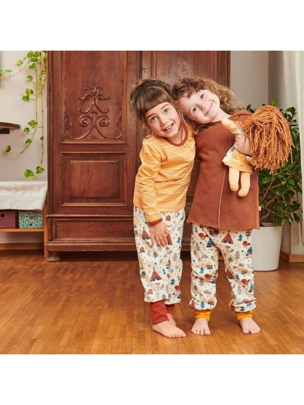 Cheeky Apple - Bio Kinder Jerseyhose mit Abenteuercamp-Allover